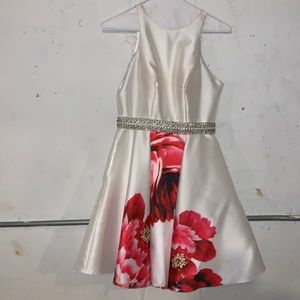 Prom dress with silver Rhinestones for the belt